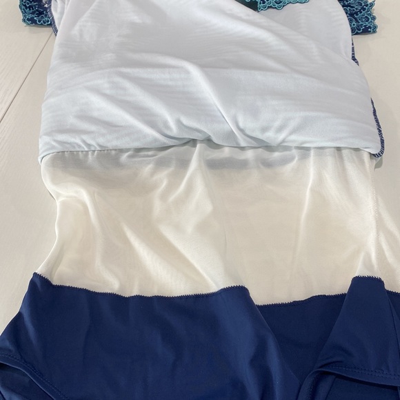 BEACH HOUSE SWIMWEAR BATHING SUIT. Striped - Picture 14 of 15